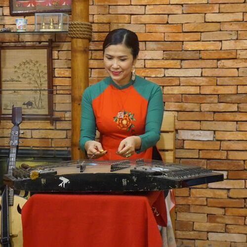 60 Minutes with A Family of Talented Artists